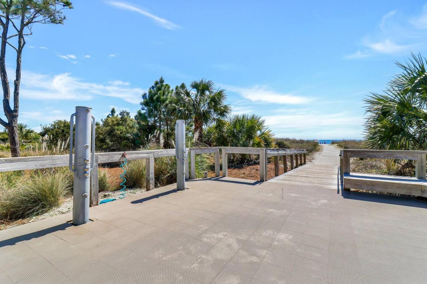 Ocean Dunes Villas #111, Beach Condo In Coligny Beach, 43 S Forest Beach Dr, Hilton Head Sc, Oceanfront Condo, Heated Pool, By Vacation Rental Hhi ヒルトンヘッドアイランド エクステリア 写真
